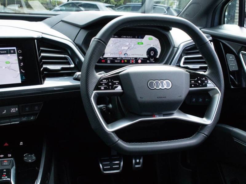 Audi Q4 E Tron   Registered:2022(71)