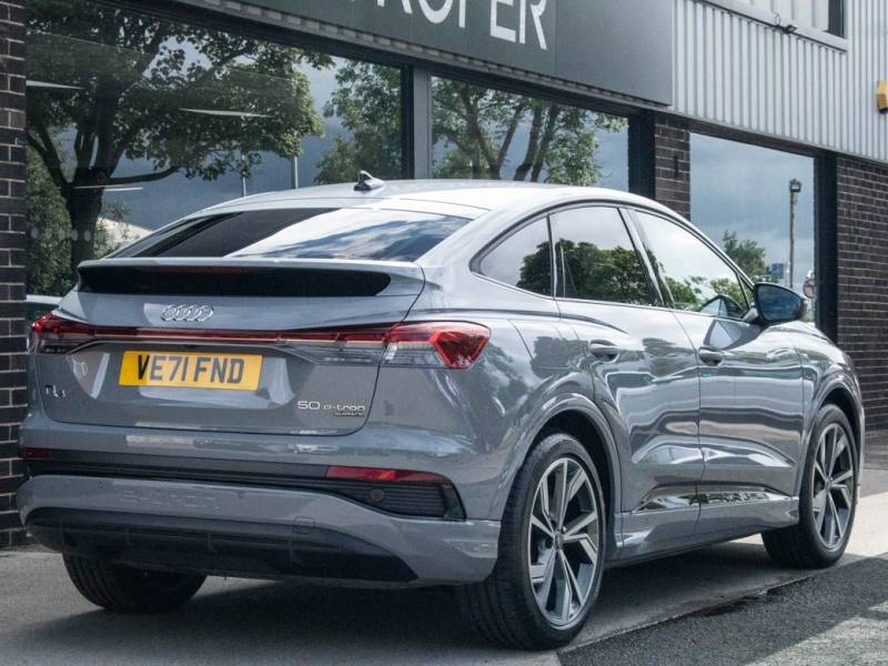 Audi Q4 E Tron   Registered:2022(71)