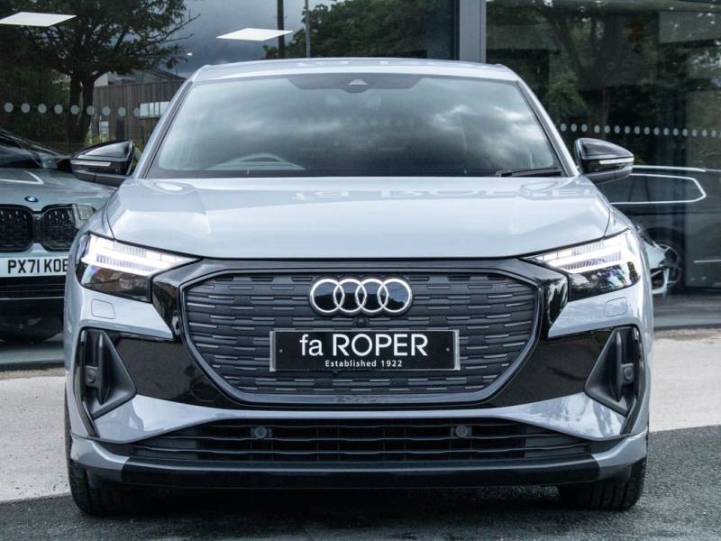 Audi Q4 E Tron   Registered:2022(71)