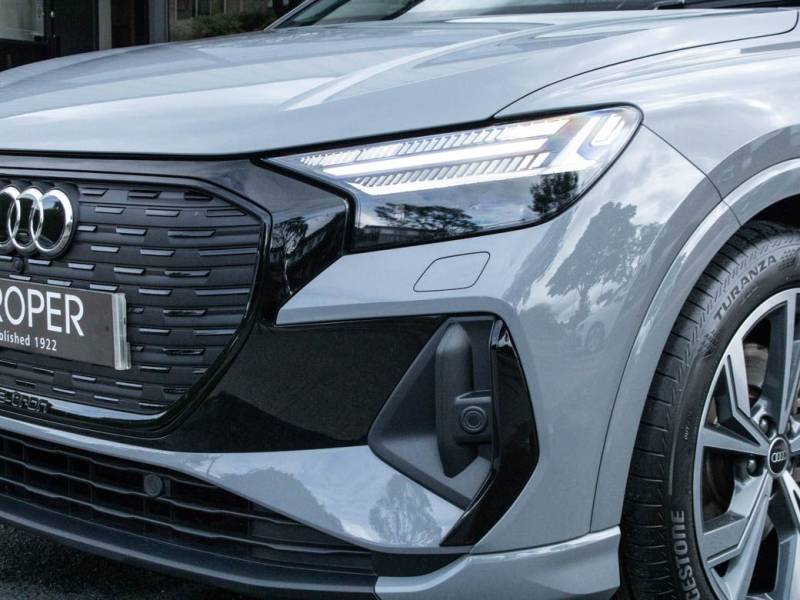 Audi Q4 E Tron   Registered:2022(71)