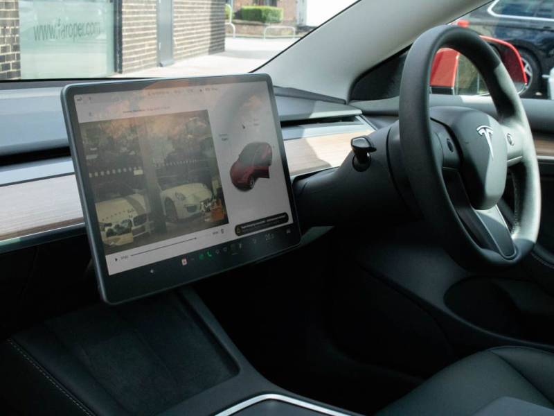 Tesla Model 3   Registered:2022(22)