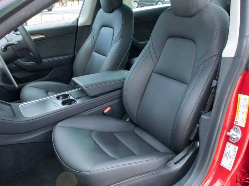 Tesla Model 3   Registered:2022(22)