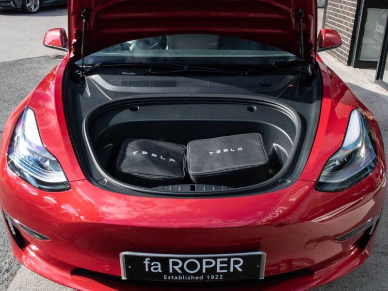 Tesla Model 3   Registered:2022(22)