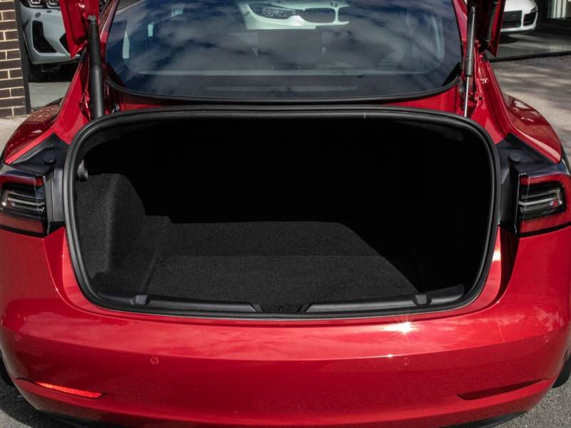 Tesla Model 3   Registered:2022(22)