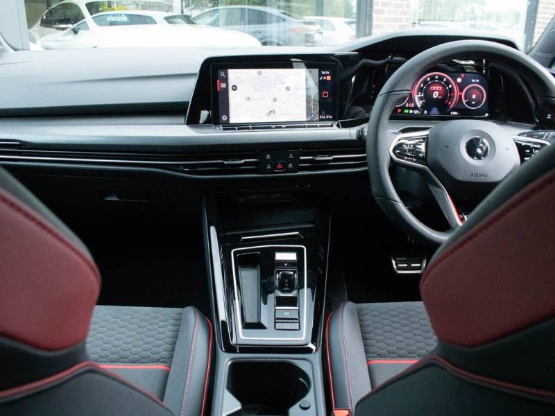 Volkswagen Golf   Registered:2023(72)