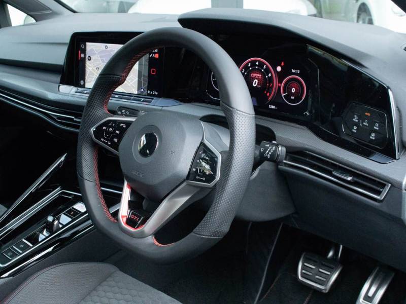 Volkswagen Golf   Registered:2023(72)