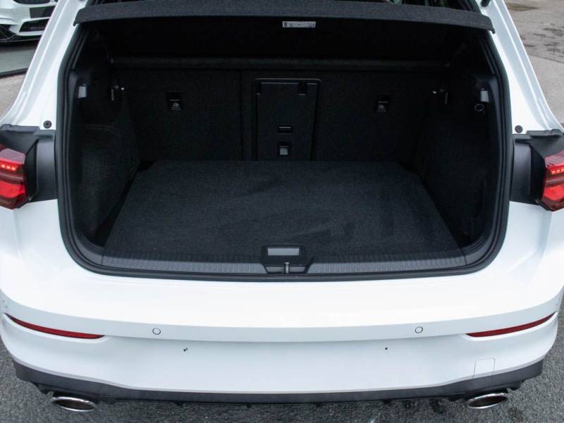 Volkswagen Golf   Registered:2023(72)