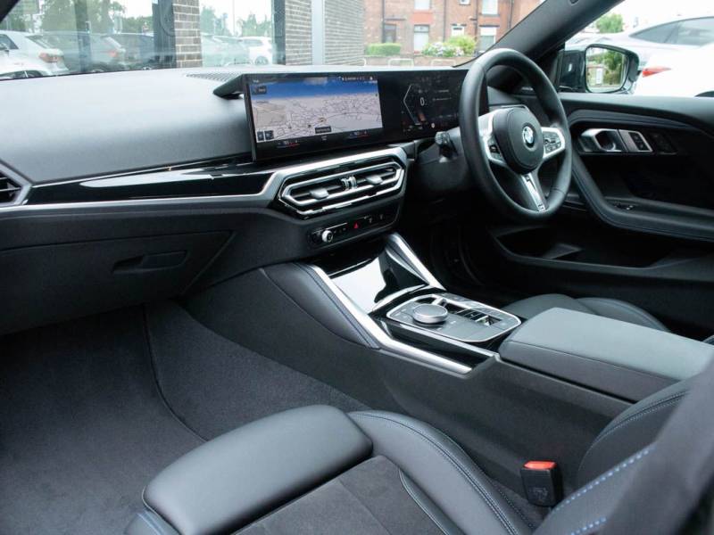 BMW 2 Series   Registered:2022(72)