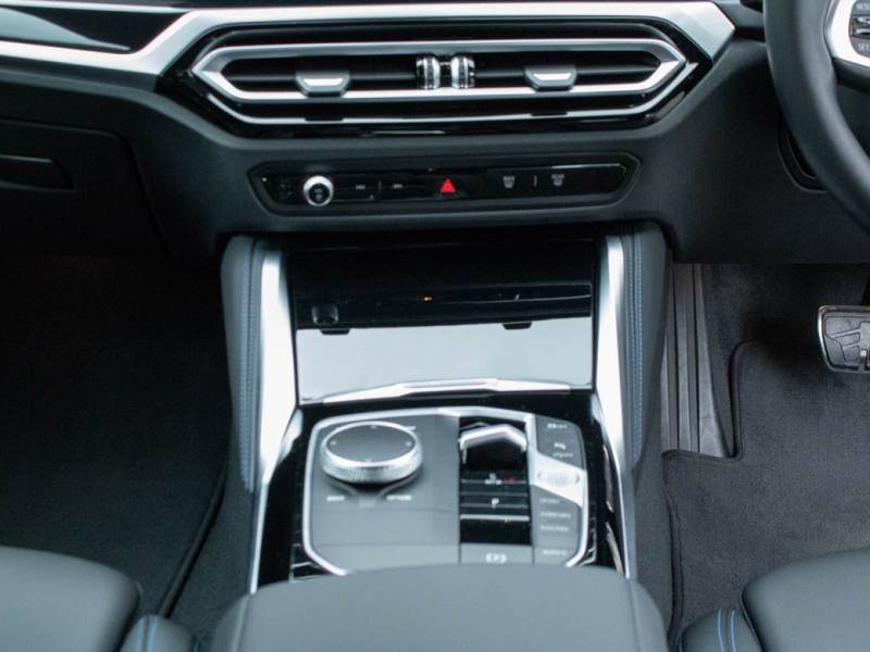 BMW 2 Series   Registered:2022(72)