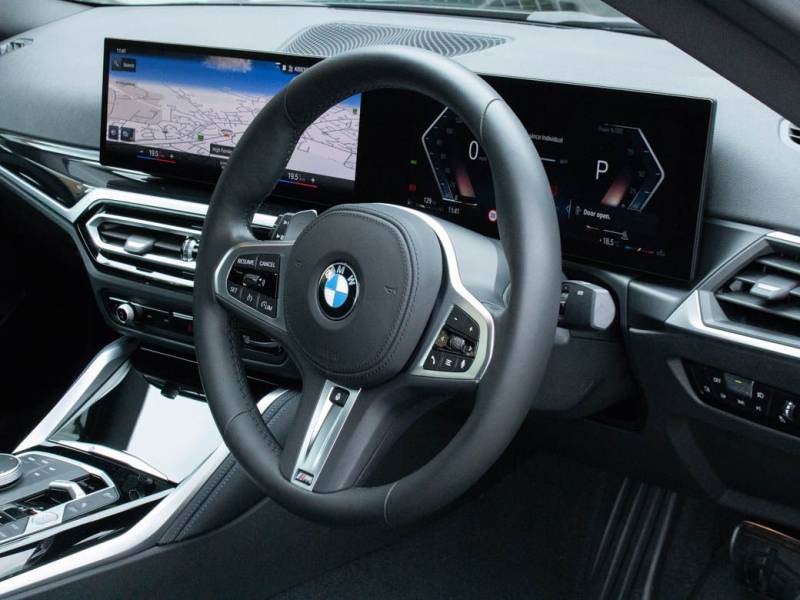 BMW 2 Series   Registered:2022(72)