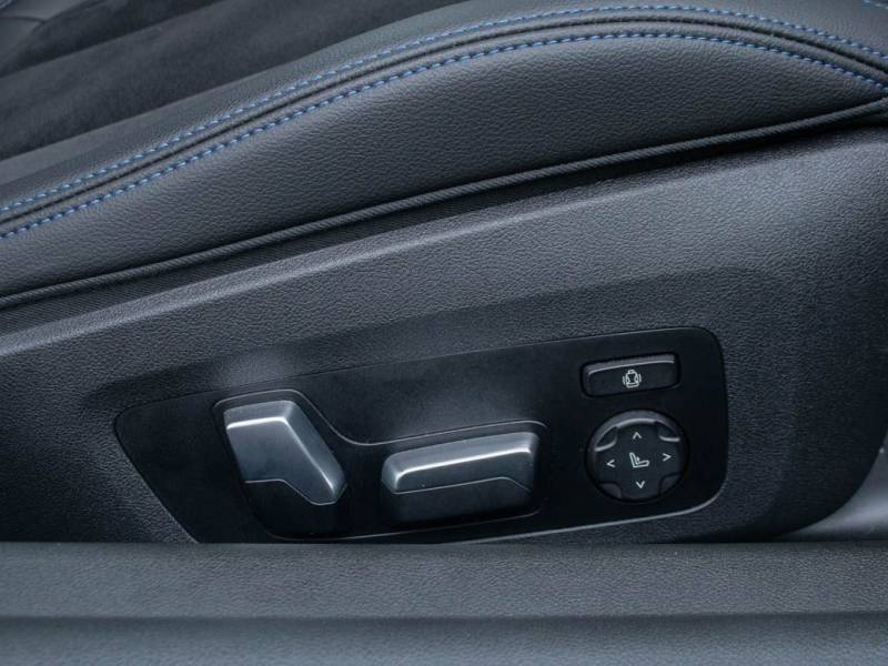 BMW 2 Series   Registered:2022(72)