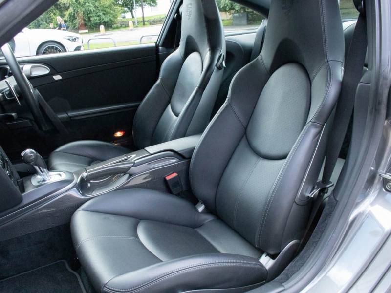 Porsche 911   Registered:2010(10)