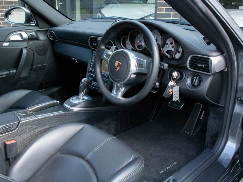 Porsche 911   Registered:2010(10)