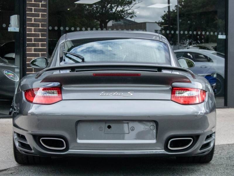 Porsche 911   Registered:2010(10)