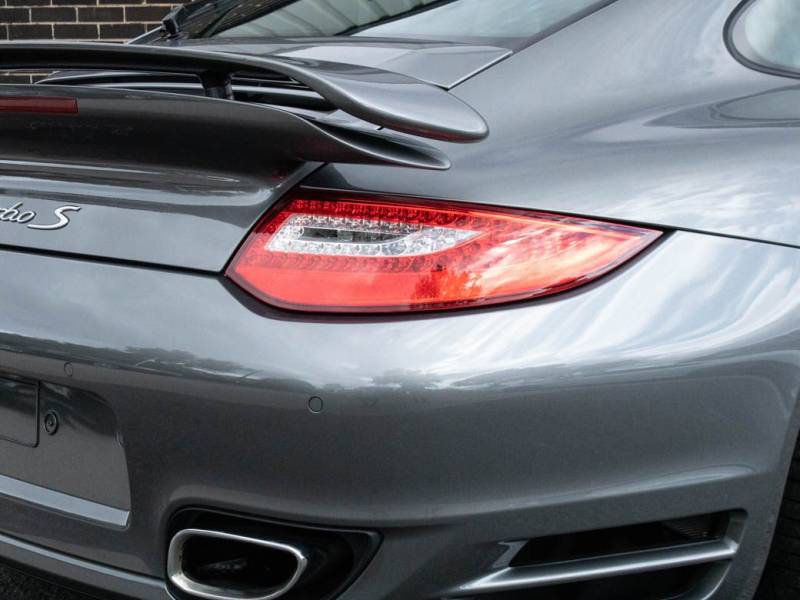 Porsche 911   Registered:2010(10)
