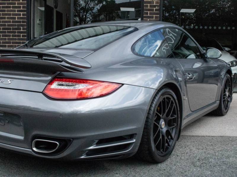 Porsche 911   Registered:2010(10)