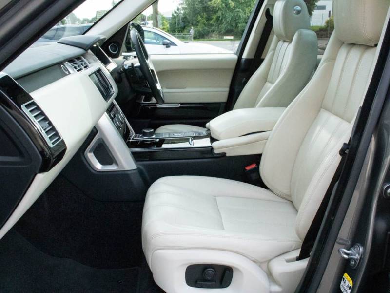 Land Rover Range Rover   Registered:2015(65)