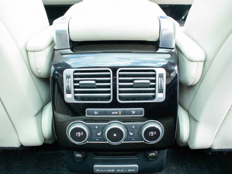 Land Rover Range Rover   Registered:2015(65)