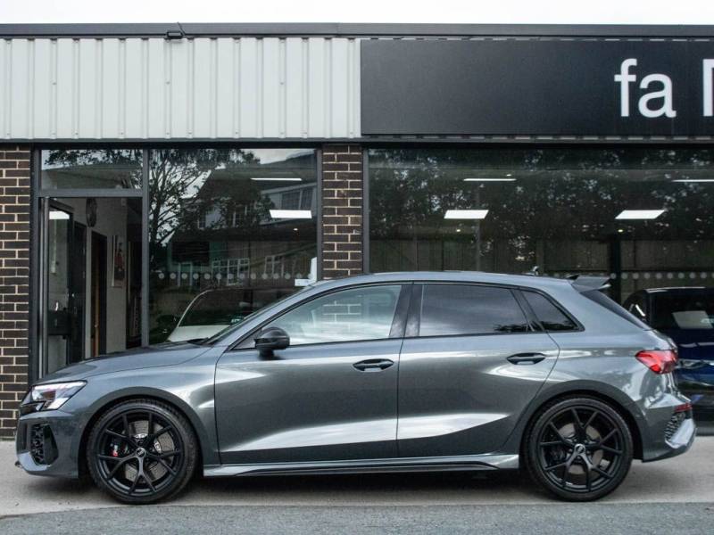 Audi RS3   Registered:2022(22)