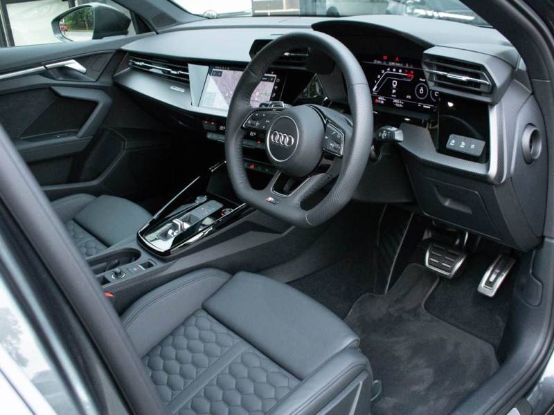 Audi RS3   Registered:2022(22)