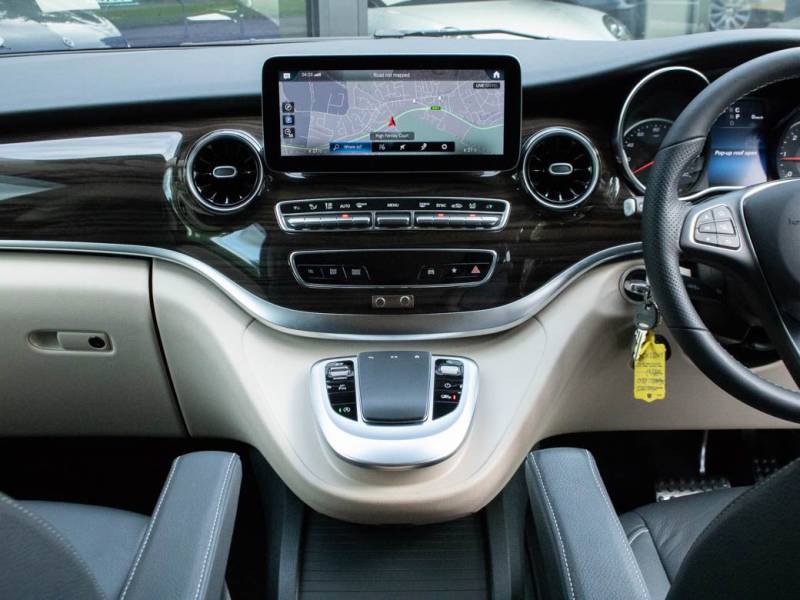 Mercedes Benz V Class   Registered:2021(21)