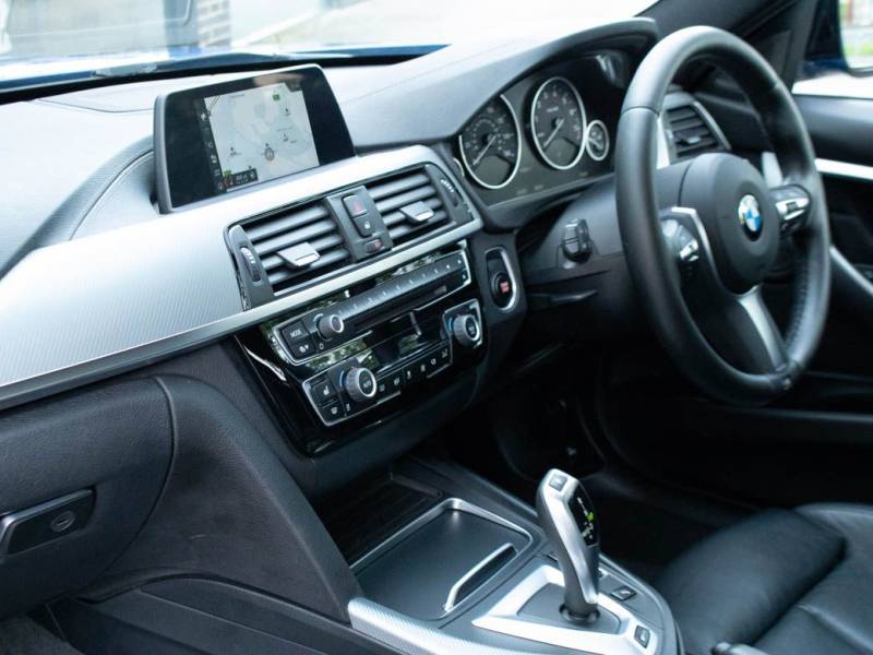 BMW 3 Series   Registered:2018(18)