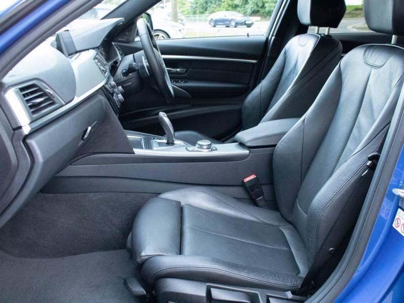 BMW 3 Series   Registered:2018(18)