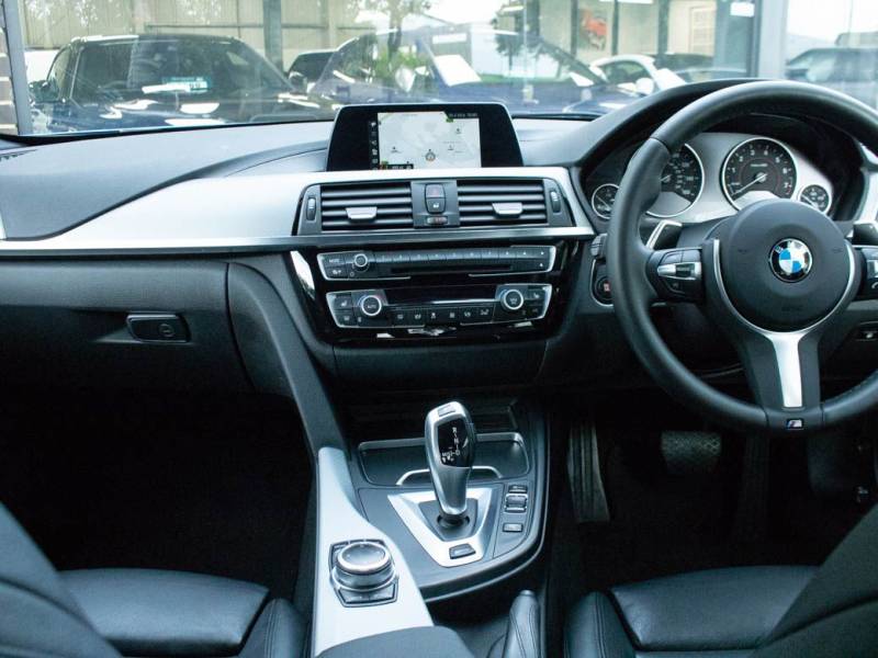 BMW 3 Series   Registered:2018(18)