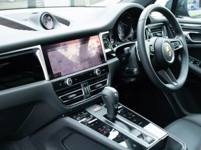 Porsche Macan 2.9T V6 S PDK 4WD 380ps Estate Petrol Volcano Grey Metallic