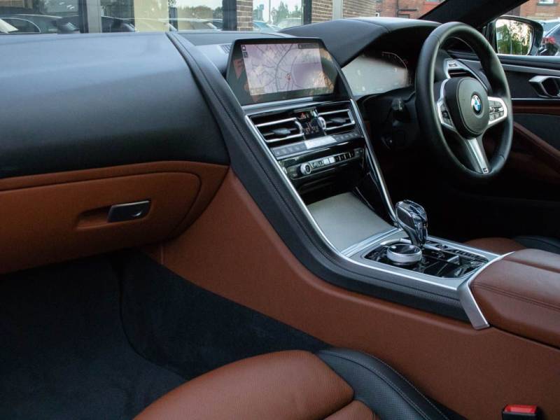 BMW 8 Series   Registered:2019(19)