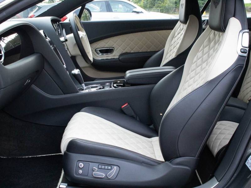 Bentley Continental GT   Registered:2016(16)