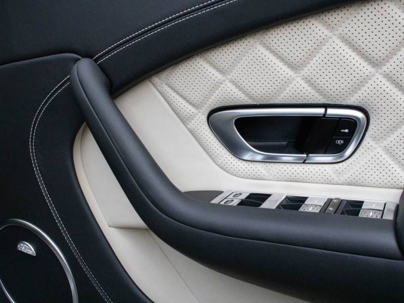 Bentley Continental GT   Registered:2016(16)