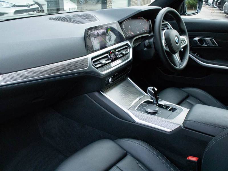 BMW 3 Series   Registered:2019(69)