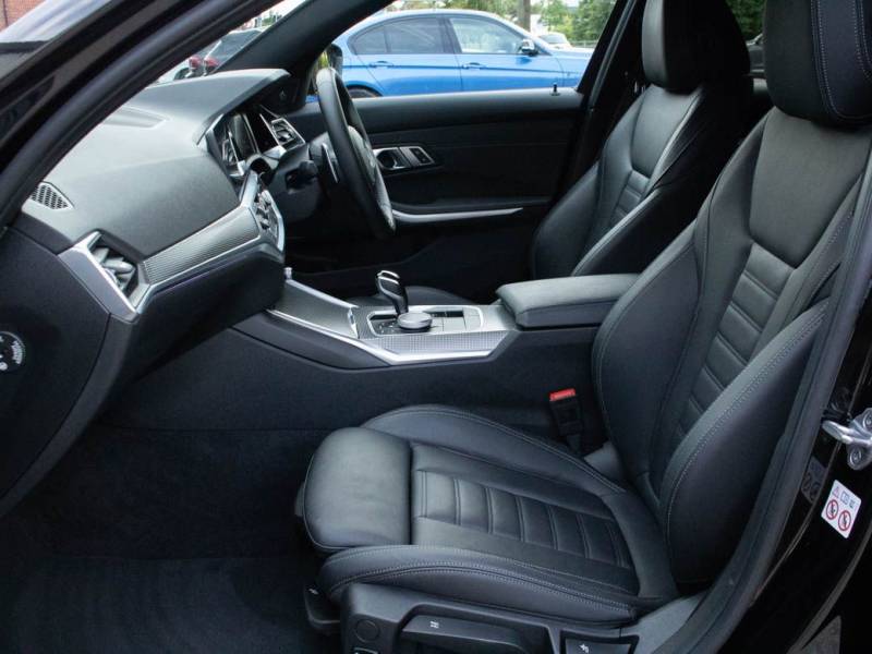 BMW 3 Series   Registered:2019(69)