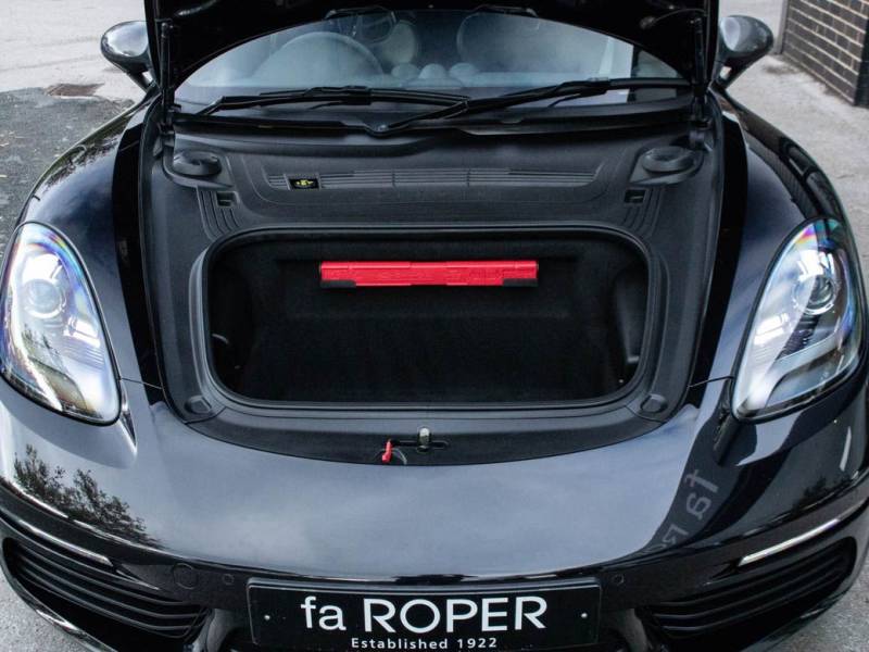 Porsche 718 Cayman   Registered:2019(69)