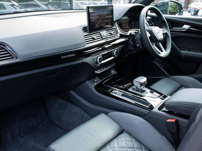 Audi Q5   Registered:2023(23)