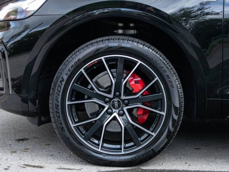 Audi Q5   Registered:2023(23)