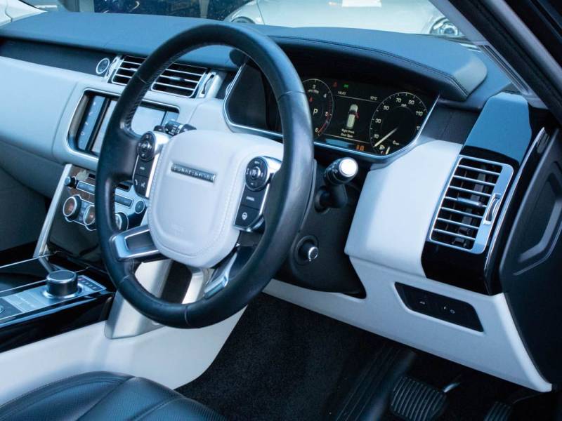 Land Rover Range Rover   Registered:2016(66)