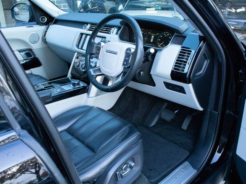 Land Rover Range Rover   Registered:2016(66)