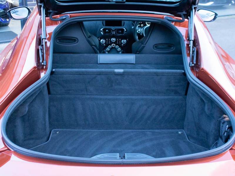 Aston Martin Vantage   Registered:2019(69)