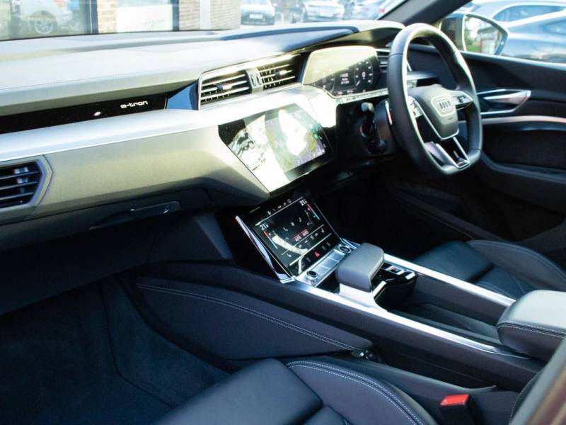 Audi E Tron   Registered:2022(72)