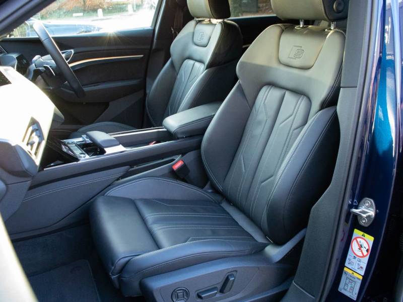 Audi E Tron   Registered:2022(72)