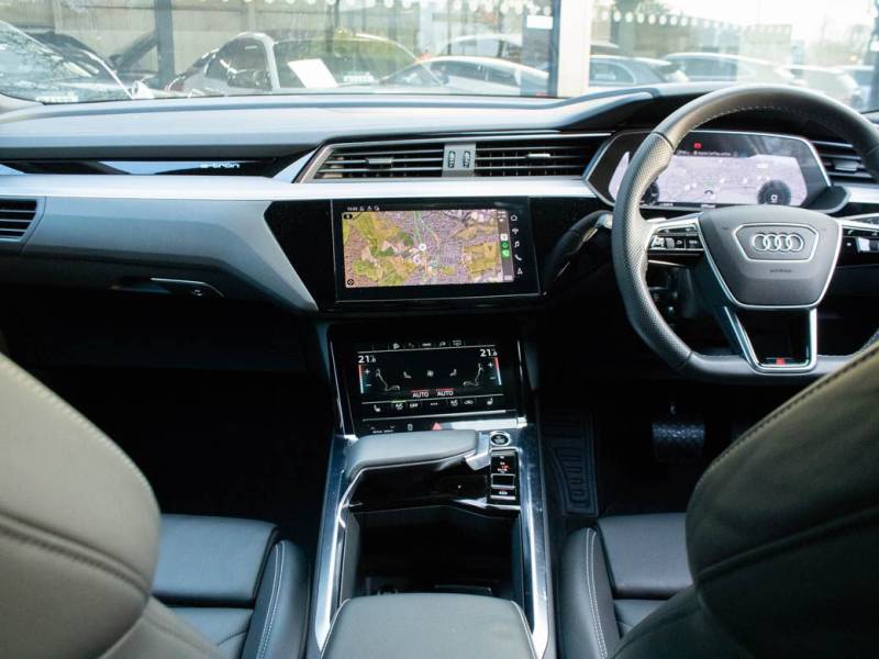 Audi E Tron   Registered:2022(72)