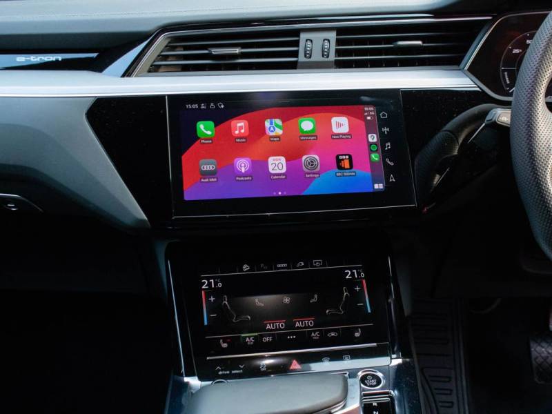 Audi E Tron   Registered:2022(72)