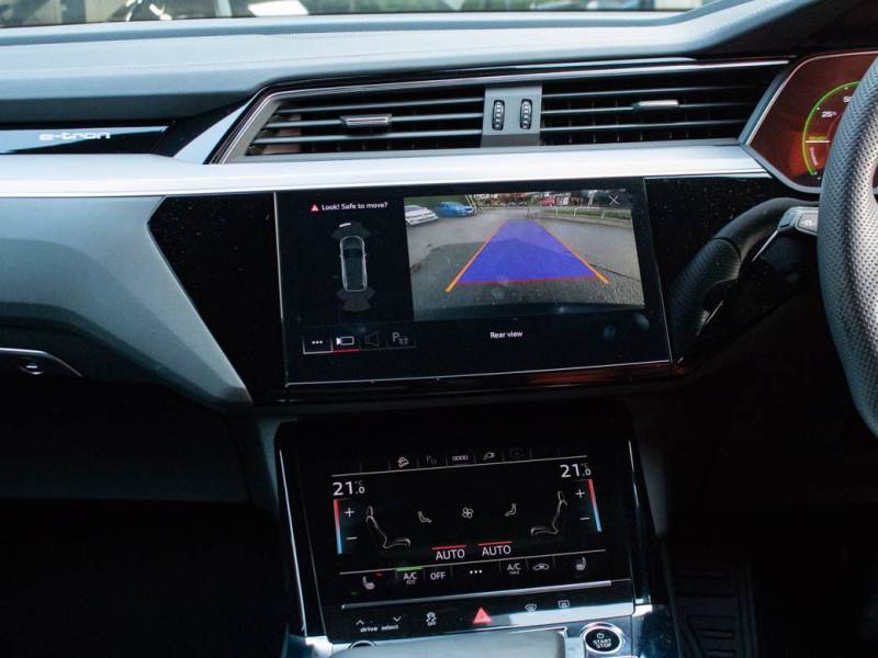 Audi E Tron   Registered:2022(72)