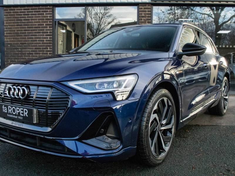 Audi E Tron   Registered:2022(72)