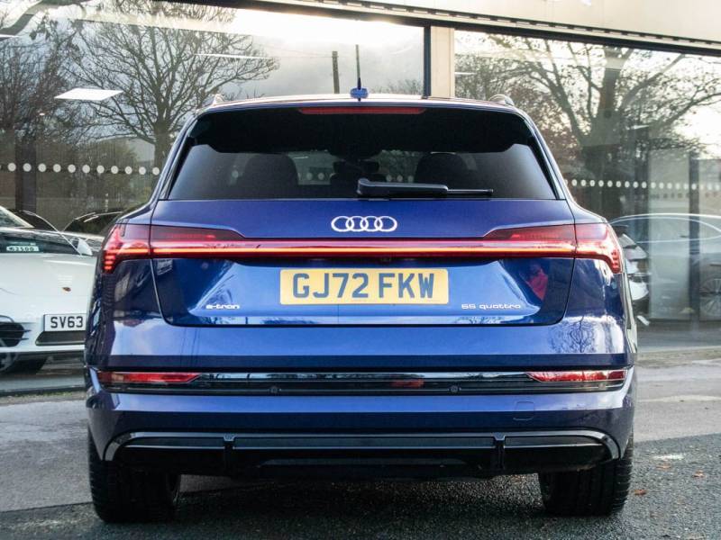 Audi E Tron   Registered:2022(72)