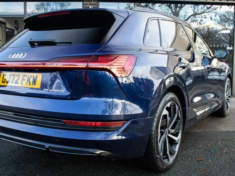 Audi E Tron   Registered:2022(72)