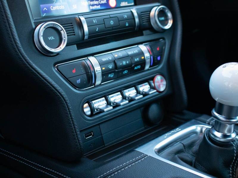 Ford Mustang   Registered:2022(72)