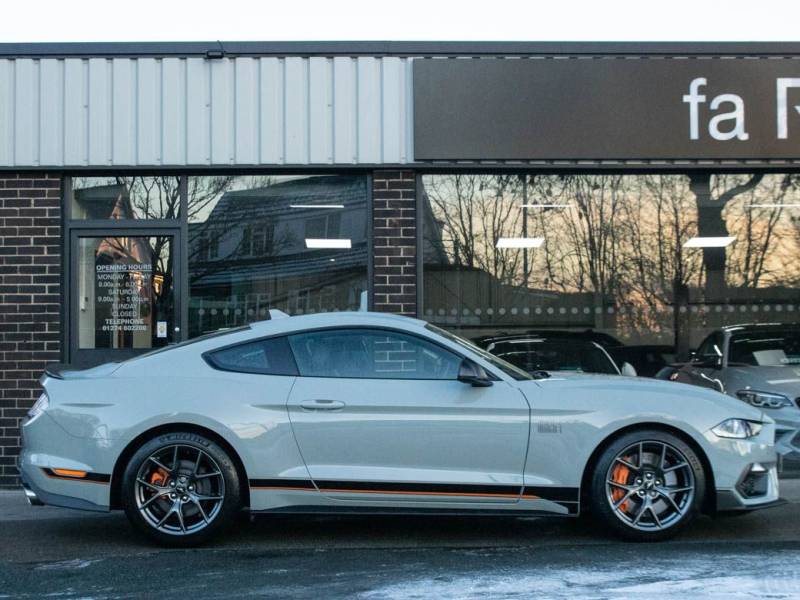 Ford Mustang   Registered:2022(72)